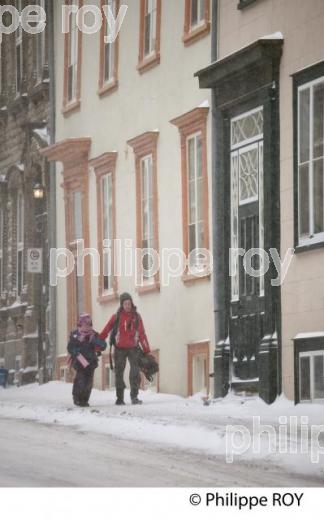 RUE DE QUEBEC SOUS LA NEIGE (CA001837.jpg)