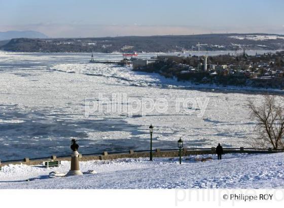 VILLE DE QUEBEC ET LE FLEUVE SAINT LAURENT EN HIVER (CA002008.jpg)