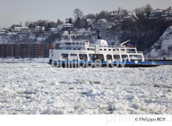 LE FLEUVE SAINT LAURENT EN HIVER (CA002014.jpg)