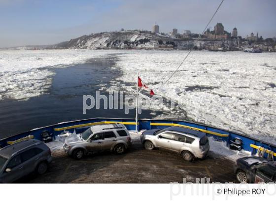 LE FLEUVE SAINT LAURENT EN HIVER (CA002017.jpg)