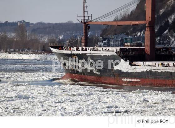 LE FLEUVE SAINT LAURENT EN HIVER (CA002029.jpg)