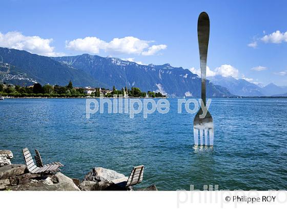 SCULPTURE DE FOURCHETTE, QUAI DE VEVEY, SUISSE (CH001933.jpg)