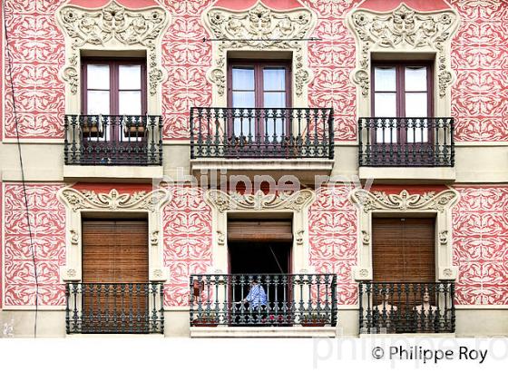 QUARTIER DES PECHEURS DE BARCELONETA,  BARCELONE, CATALOGNE, ESPAGNE. (ES000832.jpg)