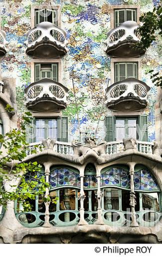 CASA BATLLO, ARCHITECTE GAUDI, STYLE MODERNISTE, BARCELONE, CATALOGNE, ESPAGNE. (ES001007.jpg)