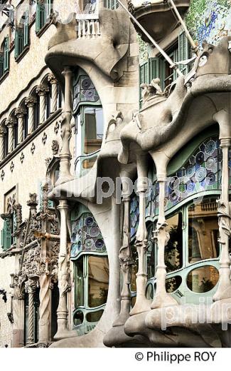 CASA BATLLO, ARCHITECTE GAUDI, STYLE MODERNISTE, BARCELONE, CATALOGNE, ESPAGNE. (ES001012.jpg)