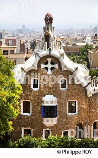 PARC GUELL,  ARCHITECTE GAUDI, STYLE MODERNISTE, BARCELONE, CATALOGNE, ESPAGNE. (ES001205.jpg)