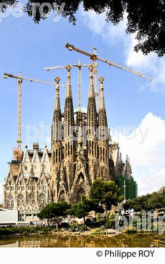 EGLISE DE LA SAGRADA  FAMILIA,  ARCHITECTE GAUDI, STYLE MODERNISTE, BARCELONE, CATALOGNE, ESPAGNE. (ES001227.jpg)