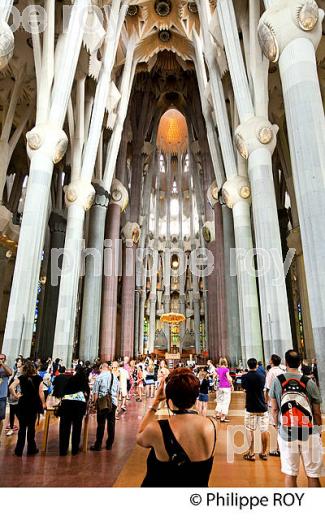 EGLISE DE LA SAGRADA  FAMILIA,  ARCHITECTE GAUDI, STYLE MODERNISTE, BARCELONE, CATALOGNE, ESPAGNE. (ES001307.jpg)