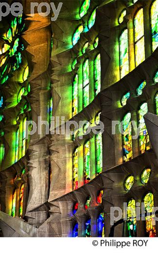 EGLISE DE LA SAGRADA  FAMILIA,  ARCHITECTE GAUDI, STYLE MODERNISTE, BARCELONE, CATALOGNE, ESPAGNE. (ES001330.jpg)