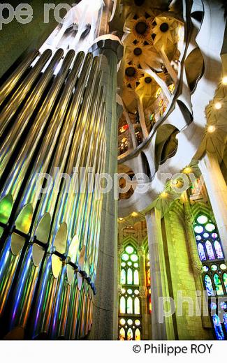 EGLISE DE LA SAGRADA  FAMILIA,  ARCHITECTE GAUDI, STYLE MODERNISTE, BARCELONE, CATALOGNE, ESPAGNE. (ES001331.jpg)