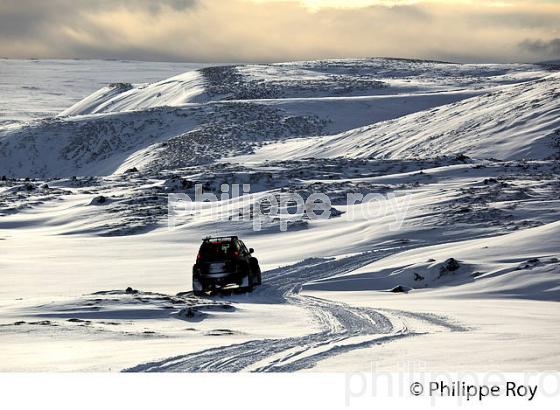 CONDUITE SUR NEIGE SUR PISTE  EN 4X4, SUDURLAND, ISLANDE (IS000418.jpg)