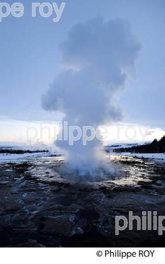 CHAMP  GEOTHERMIQUE DU GEYSER  GEYSIR, SUDURLAND, ISLANDE (IS000635.jpg)