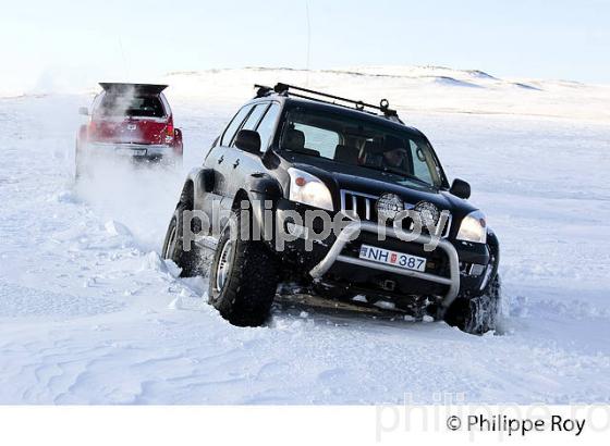 CONDUITE SUR NEIGE EN VEHICULE 4X4, SUDURLAND, ISLANDE (IS000822.jpg)