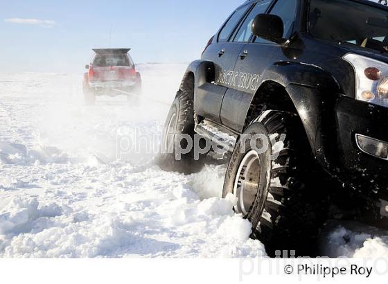 CONDUITE SUR NEIGE EN VEHICULE 4X4, SUDURLAND, ISLANDE (IS000823.jpg)