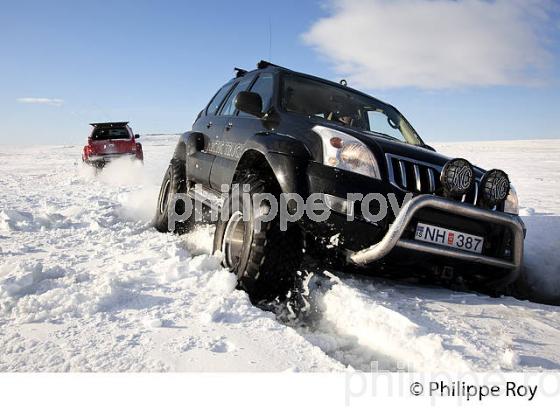 CONDUITE SUR NEIGE EN VEHICULE 4X4, SUDURLAND, ISLANDE (IS000824.jpg)