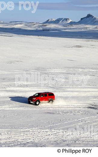 CONDUITE SUR NEIGE EN VEHICULE 4X4, SUDURLAND, ISLANDE (IS000913.jpg)