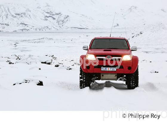 CONDUITE SUR NEIGE EN VEHICULE 4X4, SUDURLAND, ISLANDE (IS001013.jpg)