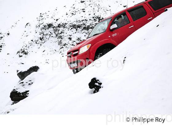 CONDUITE SUR NEIGE EN VEHICULE 4X4, SUDURLAND, ISLANDE, SUDURLAND, ISLANDE (IS001024.jpg)