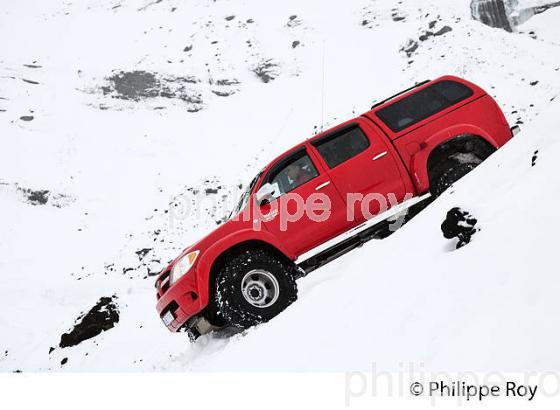 CONDUITE SUR NEIGE EN VEHICULE 4X4, SUDURLAND, ISLANDE (IS001025.jpg)