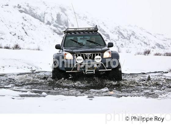 CONDUITE SUR NEIGE EN VEHICULE 4X4, SUDURLAND, ISLANDE (IS001029.jpg)