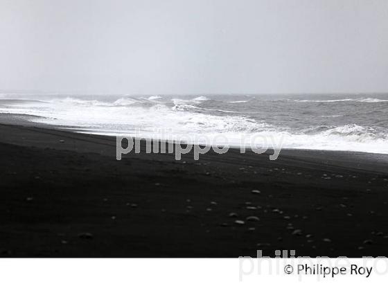 SABLE DE LAVE DE LA PLAGE DE SKOGASANDUR, SUDURLAND, ISLANDE (IS001113.jpg)