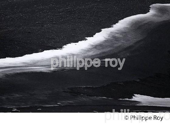 SABLE DE LAVE DE LA PLAGE DE SKOGASANDUR, SUDURLAND, ISLANDE (IS001117.jpg)