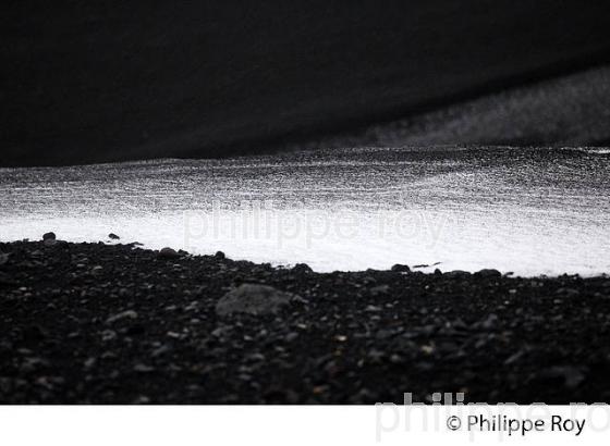 SABLE DE LAVE DE LA PLAGE DE SKOGASANDUR, SUDURLAND, ISLANDE (IS001119.jpg)