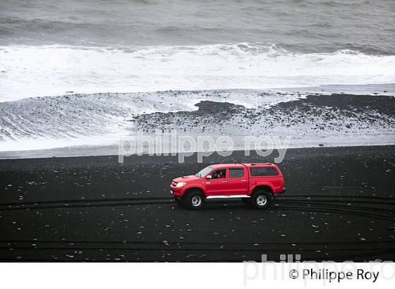 SABLE DE LAVE DE LA PLAGE DE SKOGASANDUR, SUDURLAND, ISLANDE (IS001122.jpg)