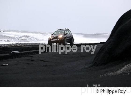 SABLE DE LAVE DE LA PLAGE DE SKOGASANDUR, SUDURLAND, ISLANDE (IS001123.jpg)