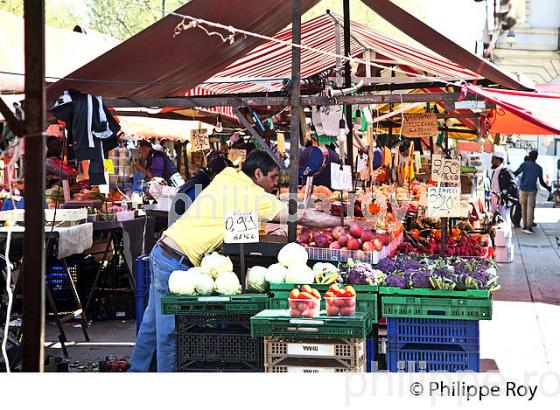 LE MARCHE CENTRAL , VIEILLE VILLE DE TURIN, ITALIE. (IT000938.jpg)