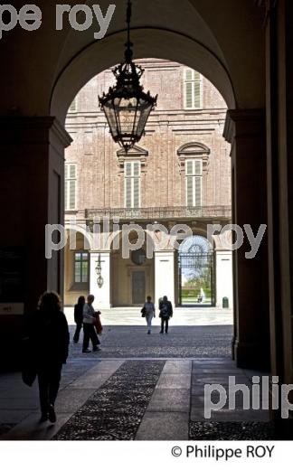 LE PALAIS ROYAL, VIEILLE VILLE DE TURIN, ITALIE. (IT001120.jpg)