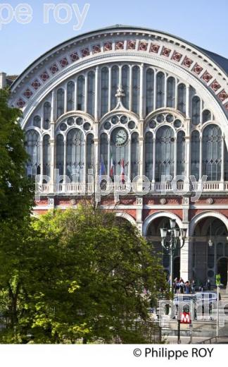 LA GARE PORTA NUOVA,   VILLE DE TURIN, ITALIE. (IT001402.jpg)