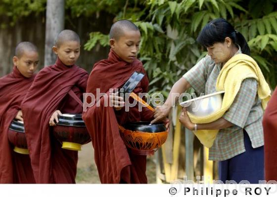 Religion bouddhiste - Birmanie (MM000532.jpg)