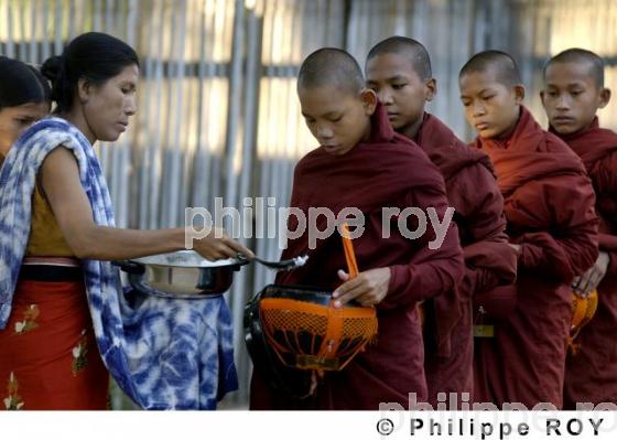 Religion bouddhiste - Birmanie (MM000534.jpg)