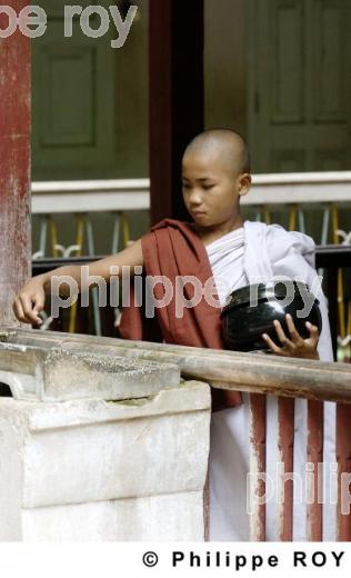 Religion bouddhiste - Birmanie (MM002317.jpg)