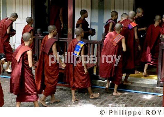 Religion bouddhiste - Birmanie (MM002320.jpg)