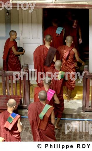 Religion bouddhiste - Birmanie (MM002321.jpg)