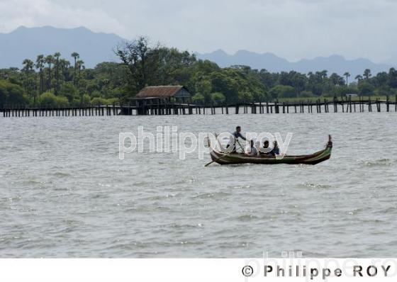 Pirogue - Birmanie (MM002326.jpg)