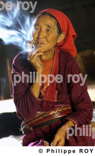 Femme - Birmanie (MM003120.jpg)