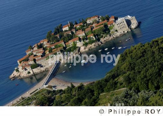 Sveti Stefan - Montenegro (YU000318.jpg)