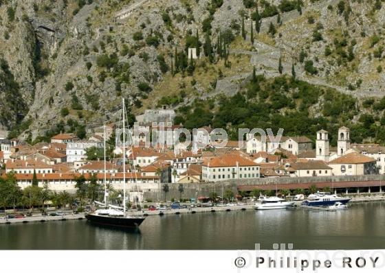 Baie de Kotor -  Montenegro (YU000725.jpg)