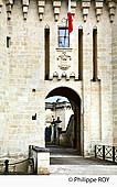 17F08410.jpg