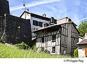 87F03303.jpg