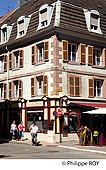 90F00240.jpg